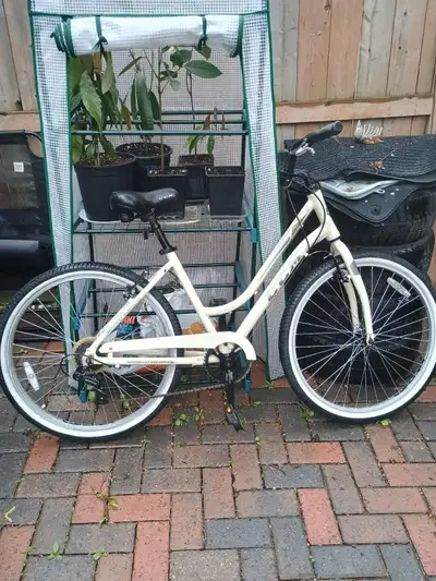 Great Lady leasure road bike, View more