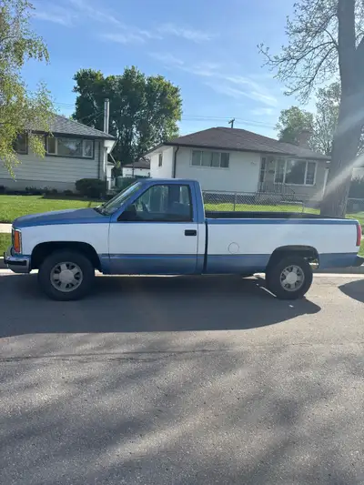 I am Selling my 1990 C1500 SL-Sierra! I bought this truck last year in January and have been using i...