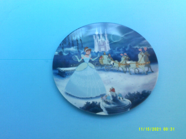 DISNEY CINDERELLA TREASURED MOMENTS KNOWLES COLLECTOR PLATE in Arts & Collectibles in London