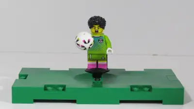 Lego CMF Soccer Goalkeeper, Series 29 / with Bonus soccer field, View more