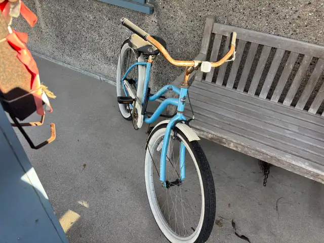 Woman’s bike in Cruiser, Commuter & Hybrid in City of Toronto - Image 3