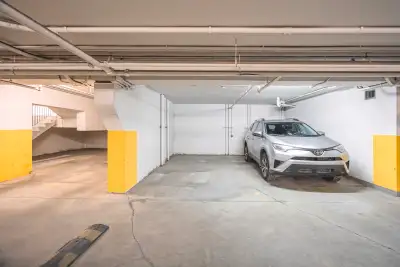 Indoor garage parking for rent in phase de la Montagne of the Terrasses Windsor complex. As required...
