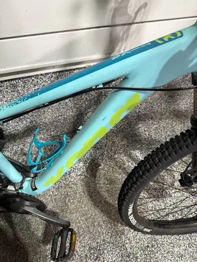 This is a gently used Kona Tika size small. Tire size 27.5 Specifications: * Frame Size: Small * Tir...