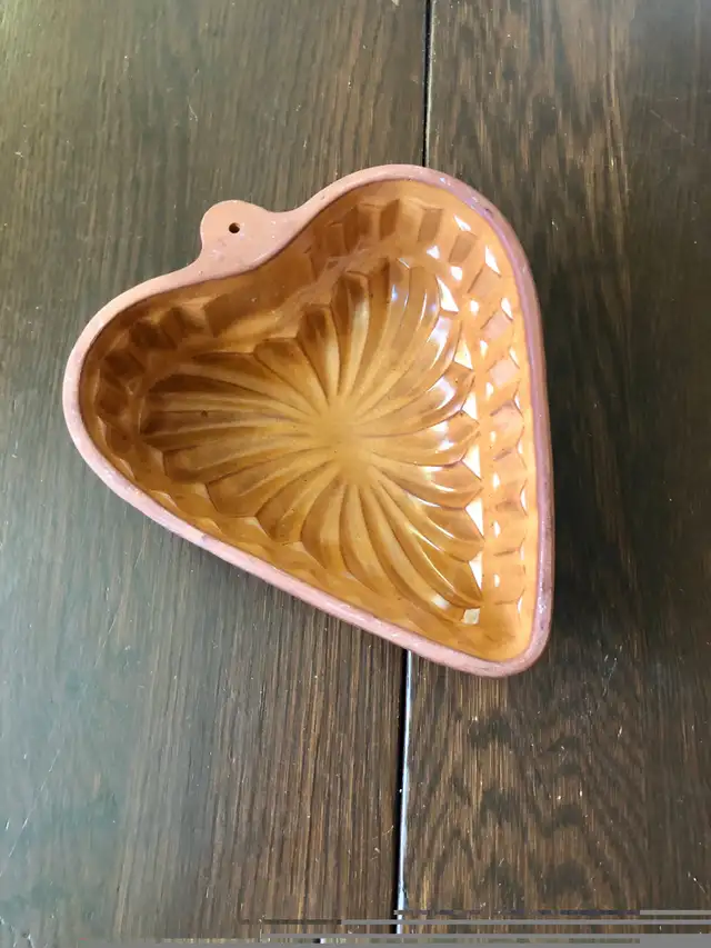 Terra Cotta Glazed Heart Baking Cooking Mold Shape Kitchen Engla in Kitchen & Dining Wares in Calgary - Image 3