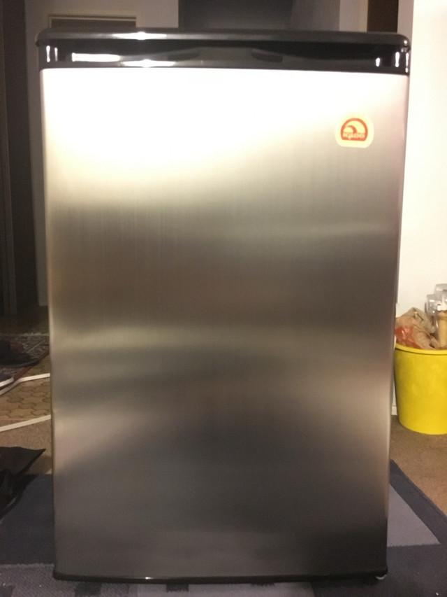 New Igloo Stainless Steel Bar Fridge in Refrigerators in Calgary