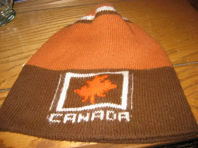 THERMOS - ENSEMBLE D'HIVER - TUQUES - FOULARDS - MITAINES in Hockey in Laval / North Shore - Image 7