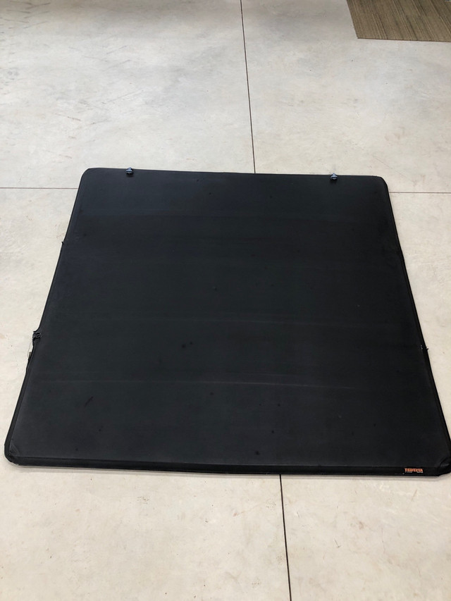 Trifecta Tri fold tonneaux cover in Other Parts & Accessories in Chatham-Kent
