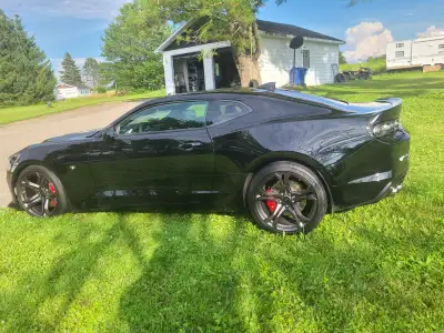 Are you ready to own this Very rare 2019 Camaro 2SS 1LE (formerly track package) excellent condition...