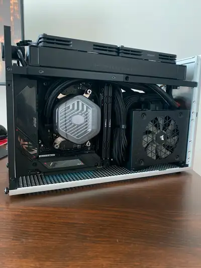 Selling because I'm moving over to MacOS. Here's the specs: - CPU: AMD Ryzen 9 9900X - GPU: Gigabyte...