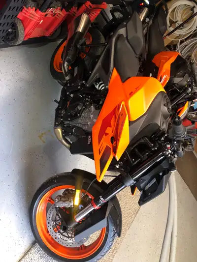 Sweet Sale Deal: 2024 KTM 990 Duke for sale. Bought it in very late 2024 for the 2025 seasons. Absol...