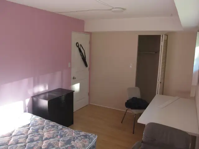 Big room in Brentwood close to downtown (Brentwood) in Room Rentals & Roommates in Burnaby/New Westminster - Image 4