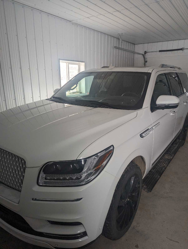 2021 Lincoln navigator (low km) lightly used in Cars & Trucks in Moncton
