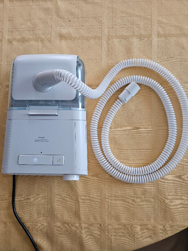 Philips Respironics Dreamstation CPAP machine (mint condition) in Health & Special Needs in Edmonton - Image 2