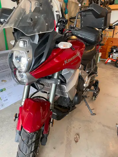 2011 Kawasaki Versys 650cc twin cylinder, water-cooled, fuel injected dual sport/sport bike. 17" whe...