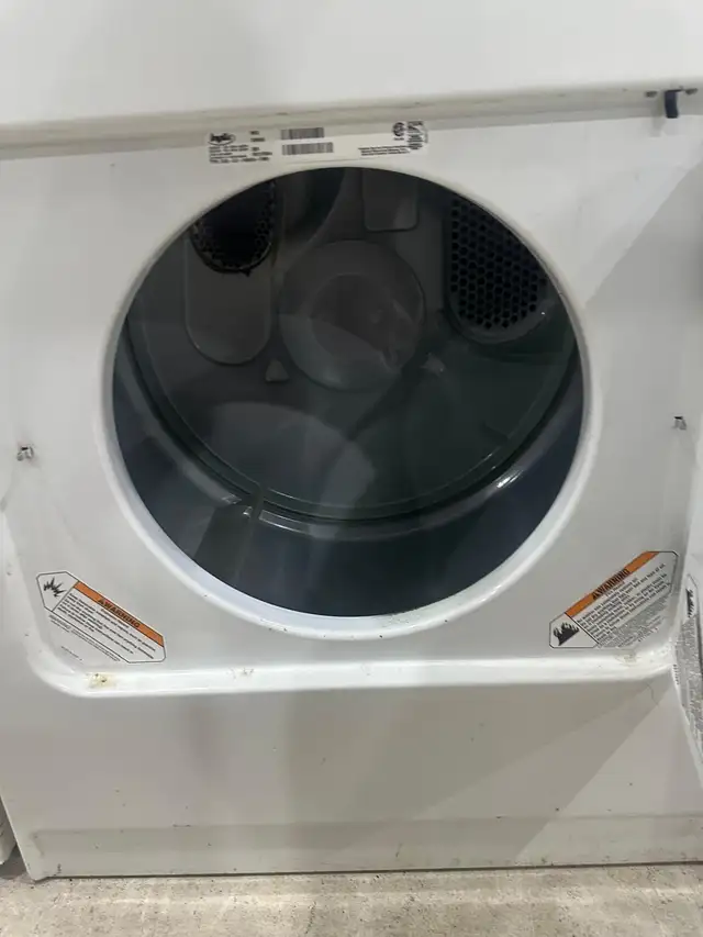 white electric WAHSER electric dryer set can deliver  in Washers & Dryers in Mississauga / Peel Region - Image 4