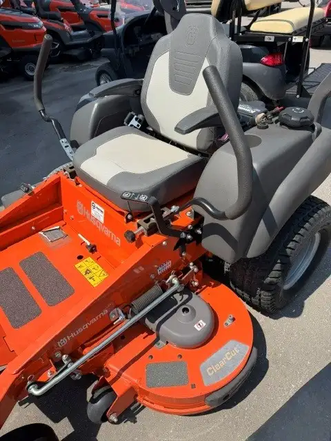 Husqvarna MZ54 ROPS Zero Turn in Other in Oshawa / Durham Region - Image 4