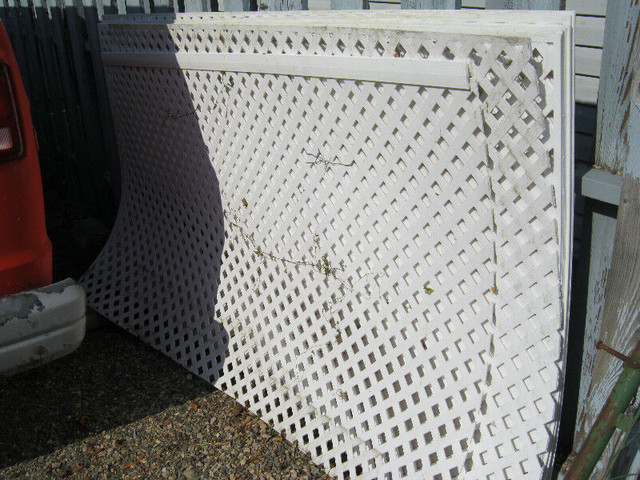 PVC PRIVACY LATTICE+Dividers+Caps in Decks & Fences in Vernon