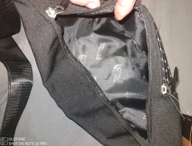 BNWT NORTHFACE SLING/ HIP BAG in Men's in Kitchener / Waterloo - Image 4