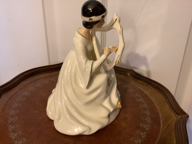 Vintage Royal Doulton The Enchantment Collection - Sonata in Arts & Collectibles in Belleville - Image 4