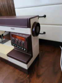 Pfaff Creative 1471 sewing machine 