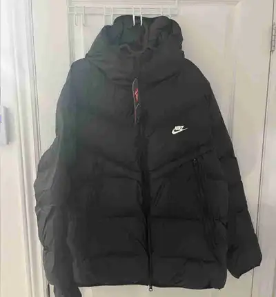 Brand New! Tags and everything included. Pickup in Gatineau. Shipping or delivery is available for a...