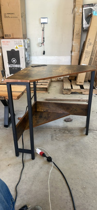 Wood corner desk 27 x 27 inches - assembled