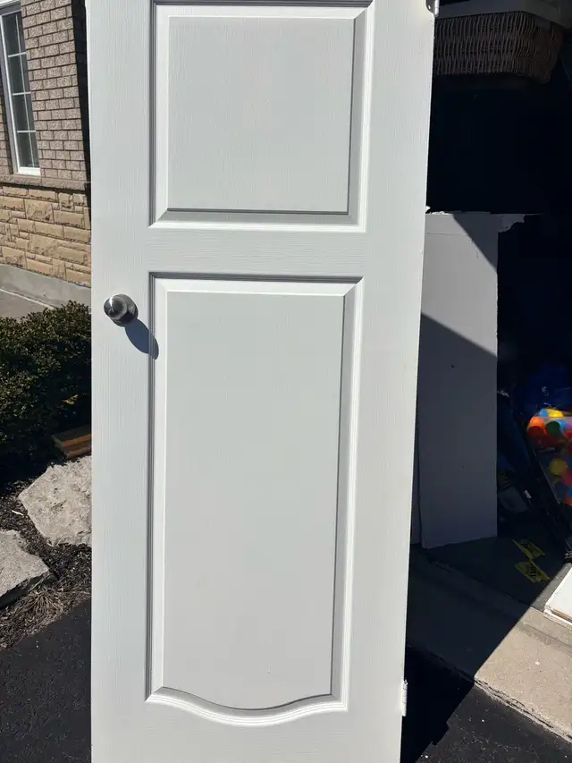 Free 30” x 80” vinyl closet doors in Free Stuff in Barrie - Image 3