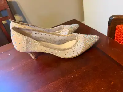 De Blossom shoes size 9, View more