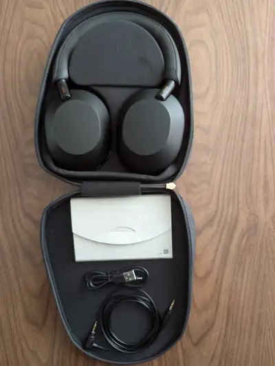 Sony WH-1000XM5, View more