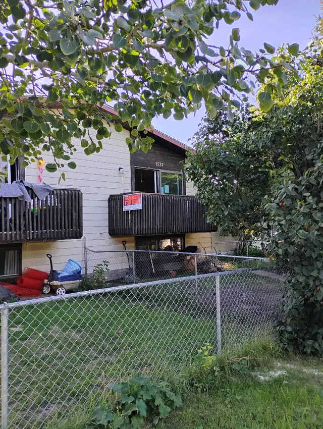 2 BD main floor suite in Forest Lawn 