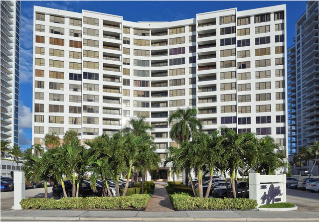 2/2 Ocean Dr Hallandale Beach Florida Get My Daily Foreclosures! in Condos for Sale in City of Montréal - Image 2