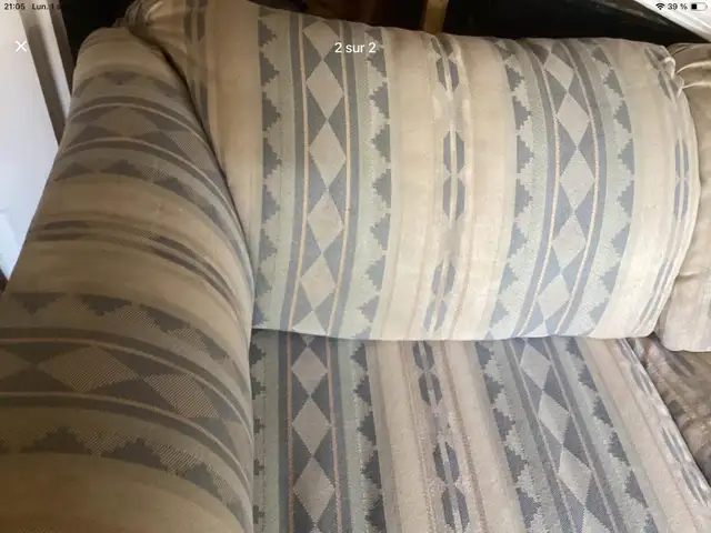 causeuse en tissus 125$ in Couches & Futons in Trois-Rivières - Image 2