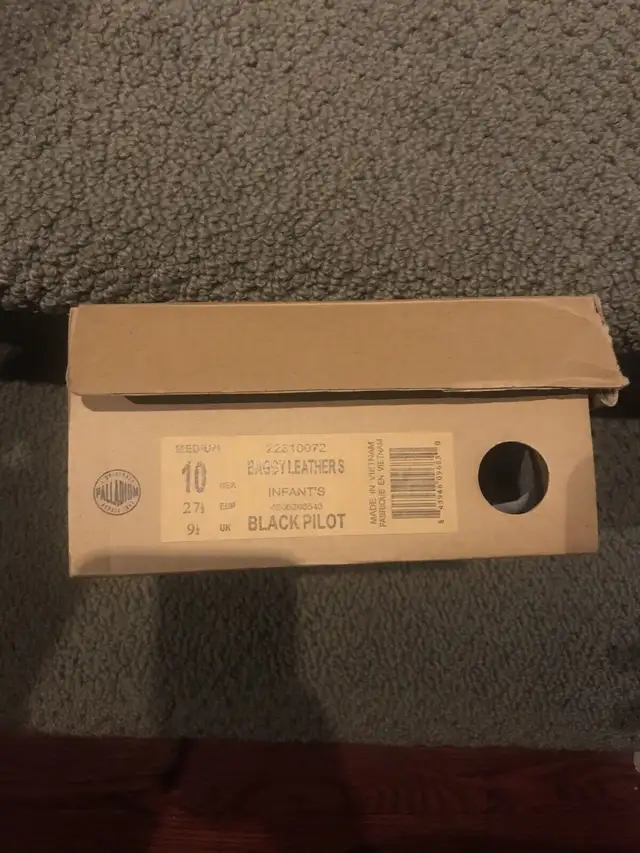 PALLADIUM Boots Child sz 10 in Clothing - 4T in City of Toronto - Image 7