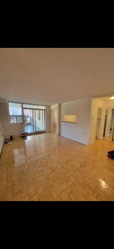 2-Bedroom Apartment for Lease Transfer | Bloor & Spadina | $2,600/month Looking for a spacious apart...