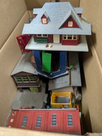 mini maison pour train miniature  Sherbrooke Québec Prévisualiser