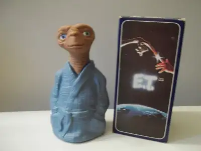 ET Avon bubble bath with original box Stamped on bottom 1982 ( 41 yrs.) Still about half full