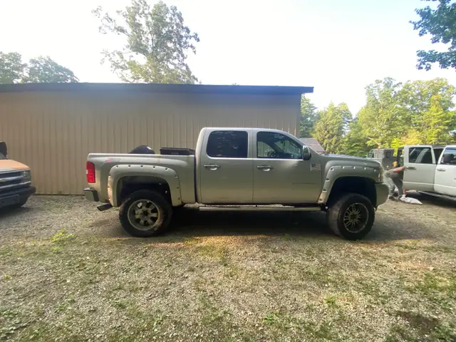 Im looking for company to travel to Alberta,