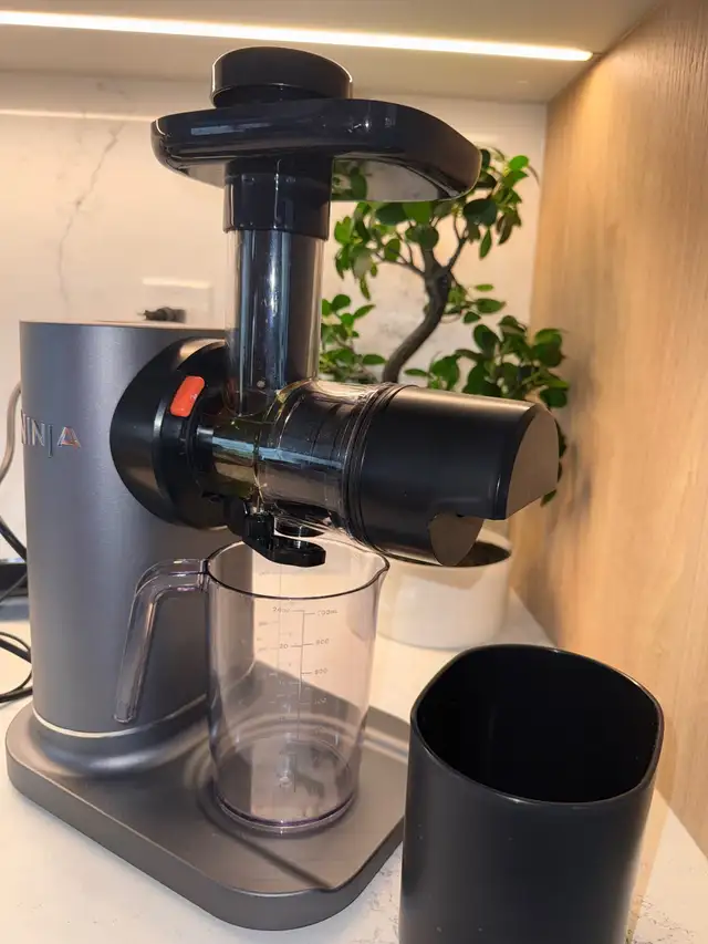FOR SALE: Ninja JC151C Cold Press Juicer – Compact Slow Juicer in Processors, Blenders & Juicers in Cambridge - Image 8