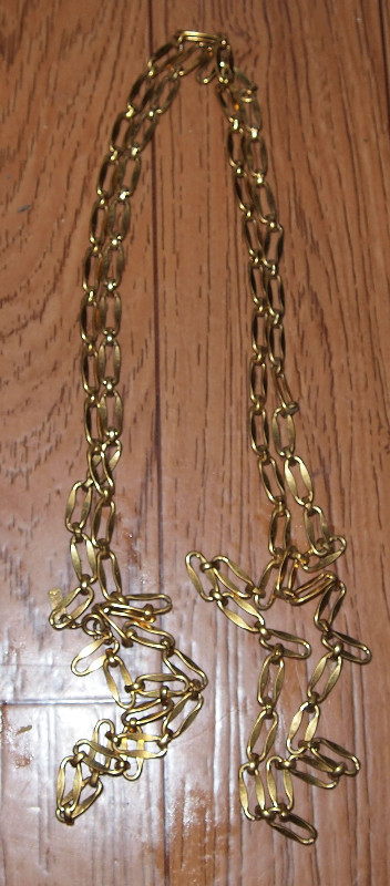 Vintage Gold Tone Brass Monet Chain Link Necklace in Jewellery & Watches in Sudbury