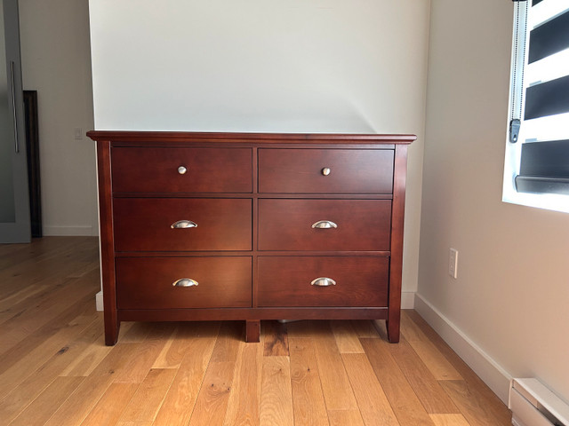 Ensemble de Chambre en Bois Massif dans Lits et matelas  à Sherbrooke - Image 3
