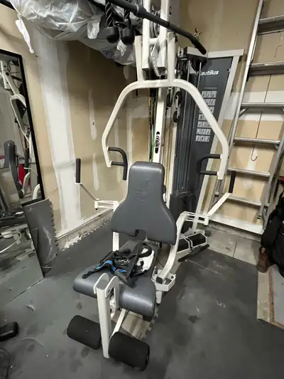 Nautilus NS 300 Universal home gym Excellent condition, like new! For basement, garage or office. Ha...