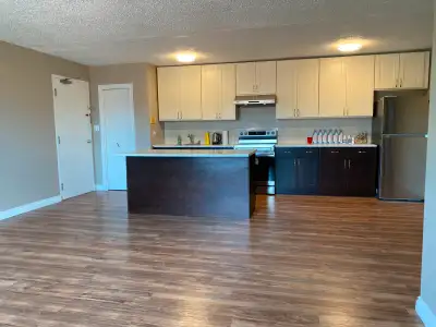 Two Bedroom Apartment, Close to Four Corners, All Inclusive!