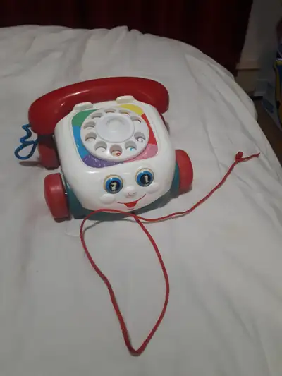 2 telephone fisher price rouge et un rose, View more