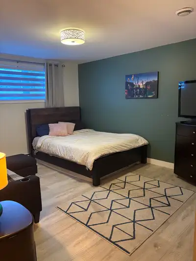 Chambre à louer dans une maison paisible et bien entretenue. Idéal pour : ✔ Étudiant(e) sérieux(se)...