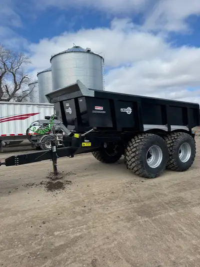 2026 Patterson Landslide Dump Wagon 20T capacity Large hardox steel body Self leveling taildoor Rear...
