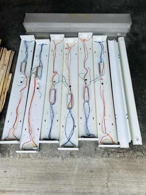 6 each - 4 Ft Fluorescent Light Fixtures - 2 lamp in Indoor Lighting & Fans in Bedford