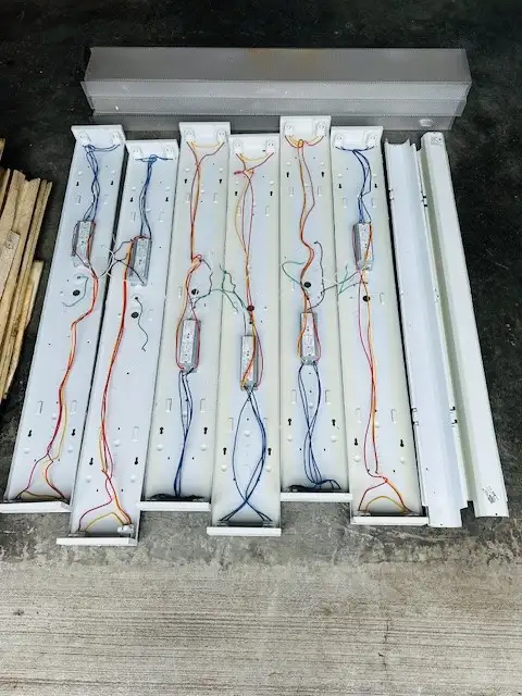 4 each - 4 Ft Fluorescent Light Fixtures - 2 lamp63735877512833120