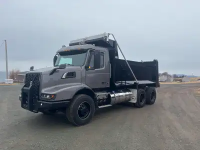 2024 Volvo VHD auto, d12 500hp, air ride, air ride cab, axles 20/46, new 15.5 Bibeau dump, air tarp,...
