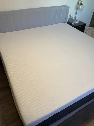 Matelas King + base de lit, View more