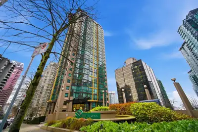 PERFECT HOTEL ALTERNATIVE in PRIME DOWNTOWN VANCOUVER ~ Furnished Studio Suite, turn-key, ready to g...